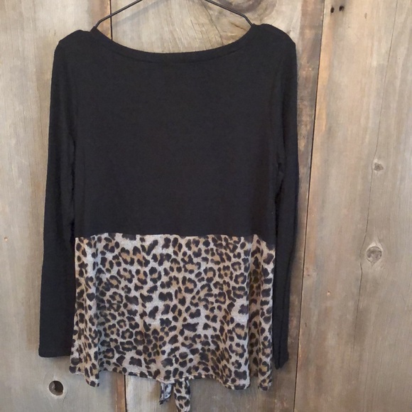 Promesa Colorblock Leopard Print Twist Front Tunic - Picture 6 of 11